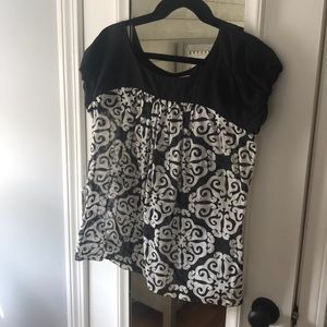 Boutique short sleeve top